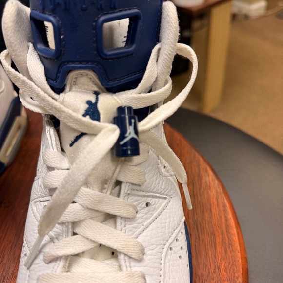 Air Jordan 6 retro " midnight navy" 2022 White/Blue Baskettball Shoe - Picture 4 of 13